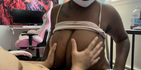 emomask art model gallery