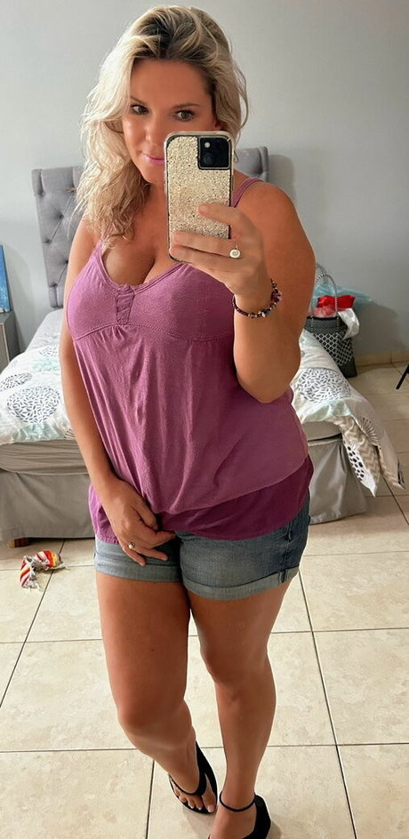 Kayla Kiwi sex model picture