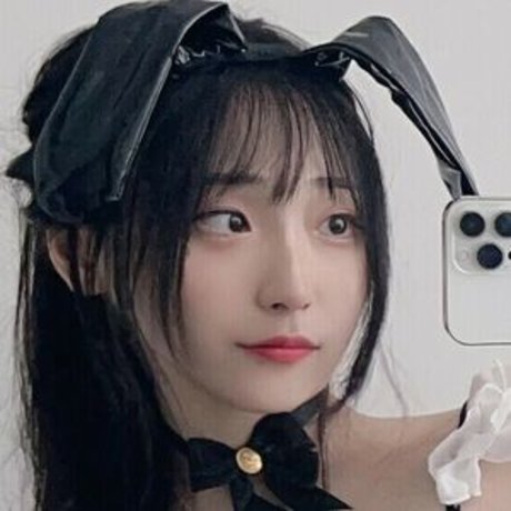 Awwni model beautiful pic