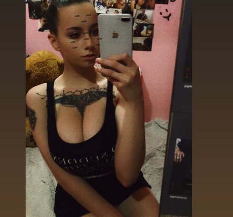 suzizvonar star high quality photo