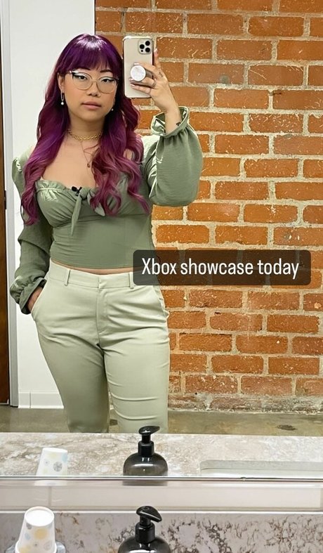 Stella Chung model hd img