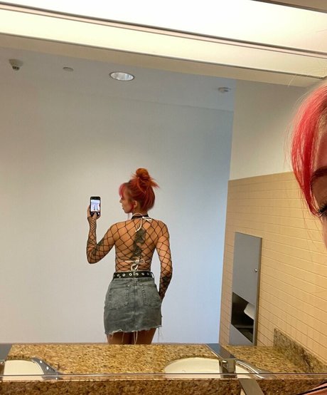 Cami Petyn model hd photo