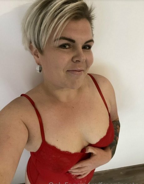 freeninastar sex actress pics