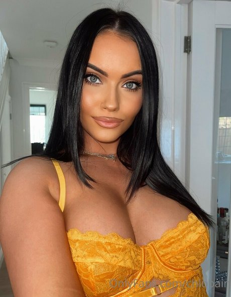 Chloe Baine Profile pic