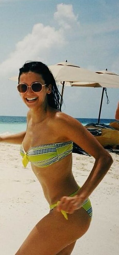 Nina Dobrev nude star img