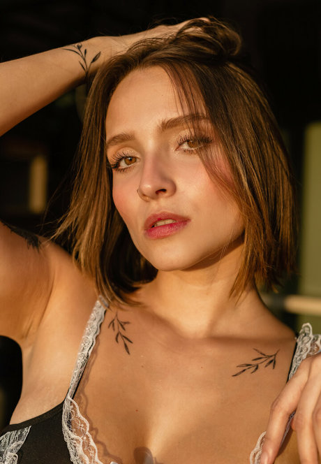 Clara Rosania best model image