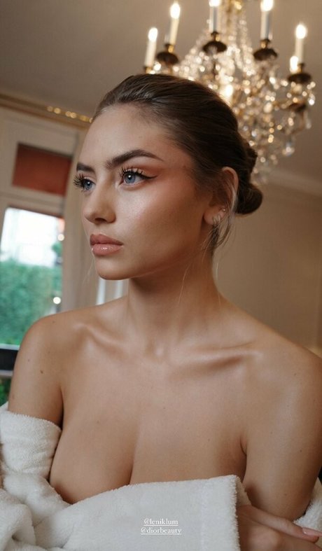 hairy lesbian onlyfans hot naked image