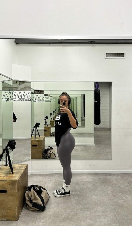 Elora Gummerson nudes actress pictures