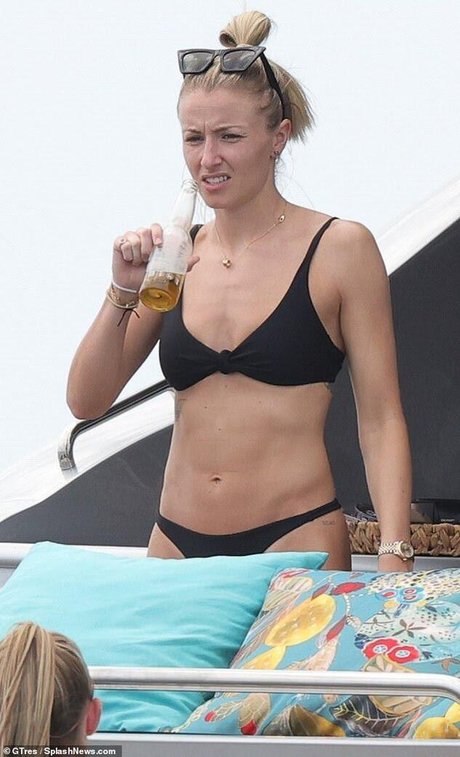 Leah Williamson erotic pornstar image