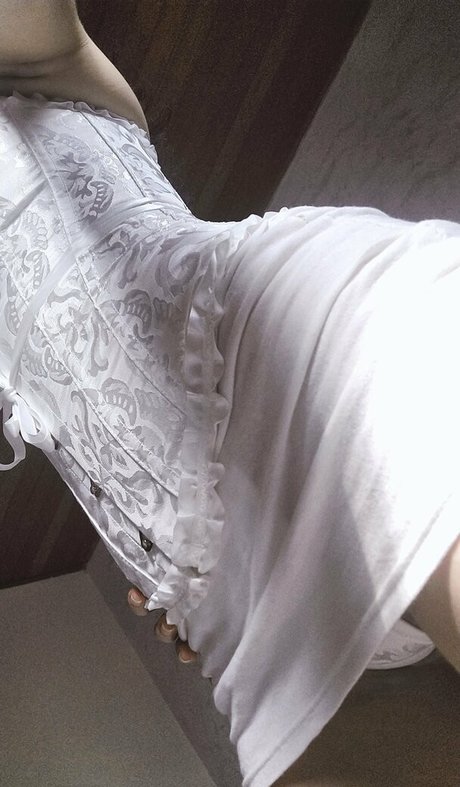 Mia Reid model pornographic image