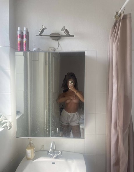 Sofie Mai beautiful pornstar img