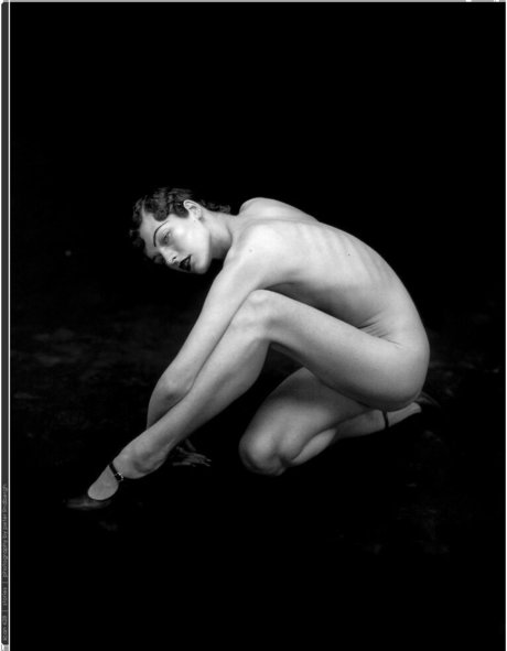 Milla Jovovich model nude image