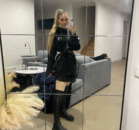 Fasffy model porn image