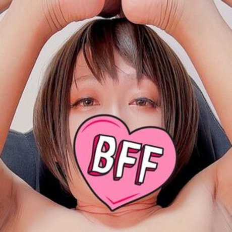 Sakire3_ naked model picture