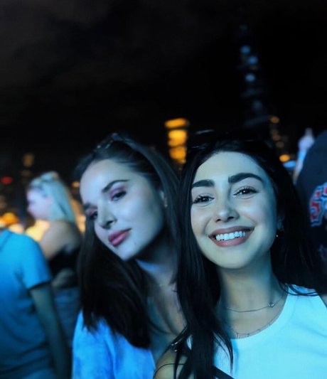 Alexa Mansour star top archive