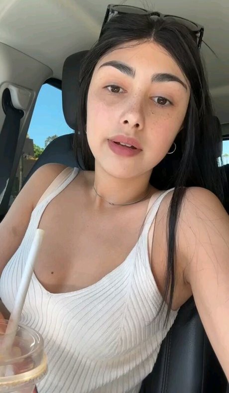 Alexa Mansour star hot picture