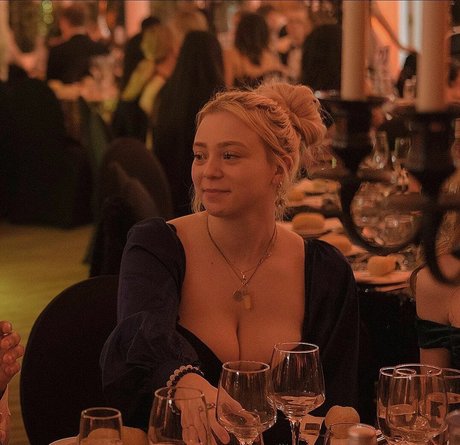 teen glasses onlyfans free naked img