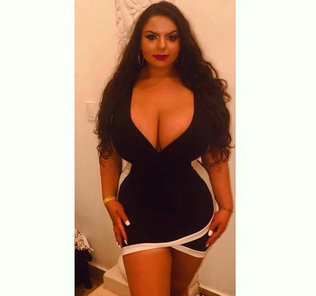 iloveteniah erotic actress pictures