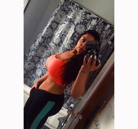 iloveteniah erotic model pic