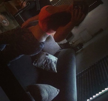 iloveteniah Profile pic