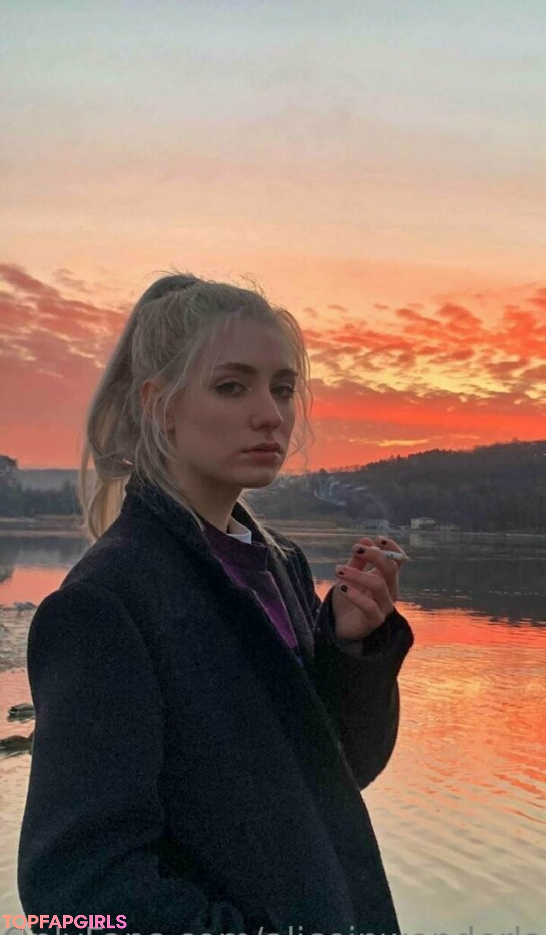 aliceinwonderland xo pornographic model img