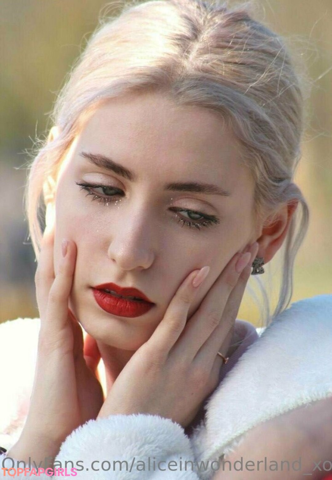aliceinwonderland xo nudes model photo