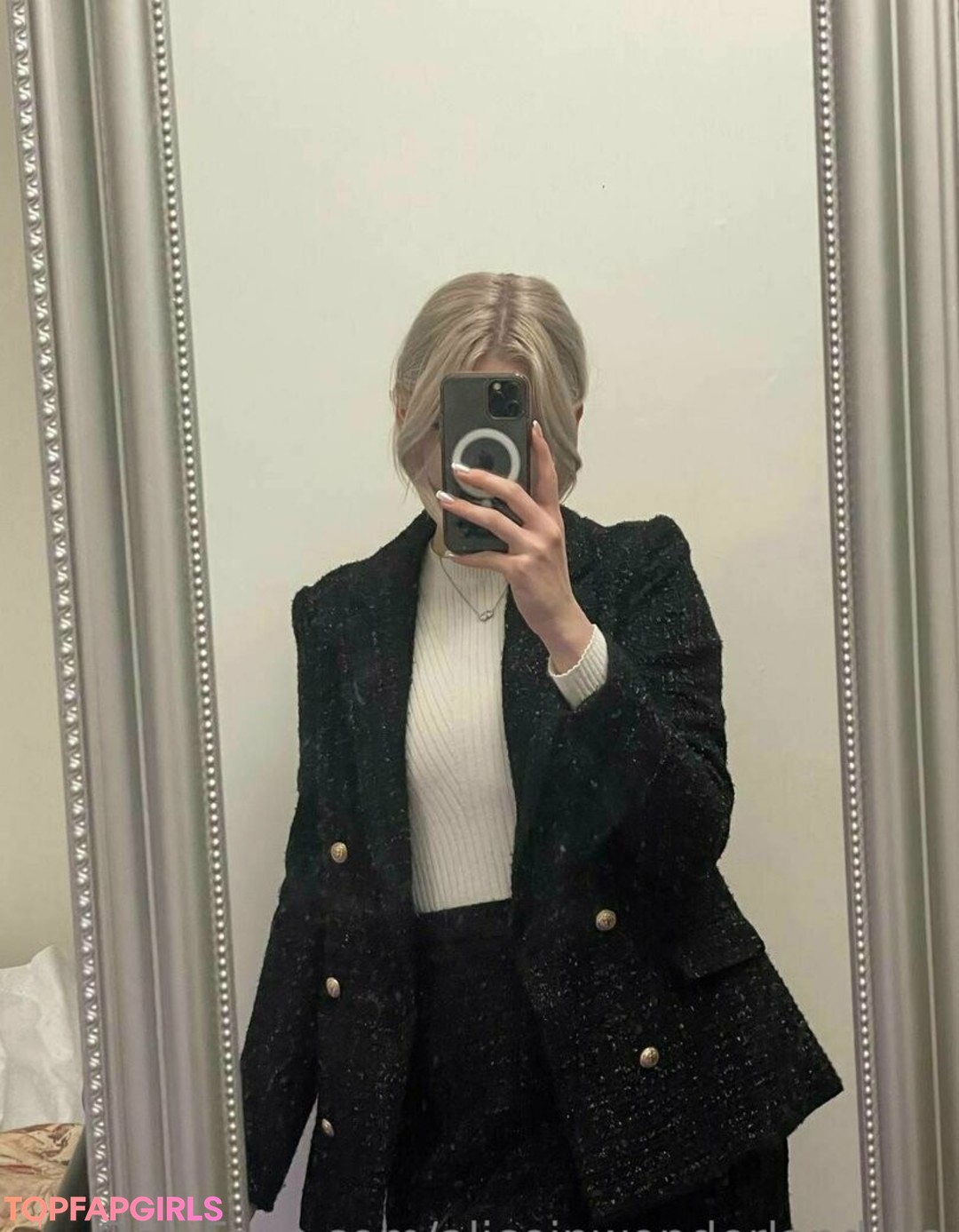 aliceinwonderland xo hot actress image