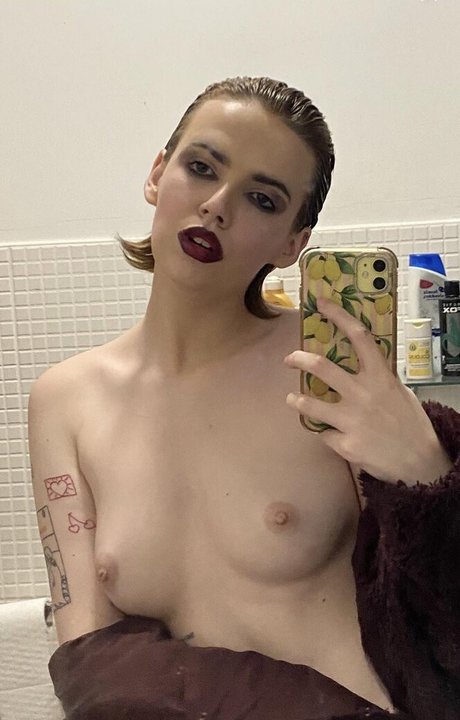 Cowgirldesserts pornstar sexy pic