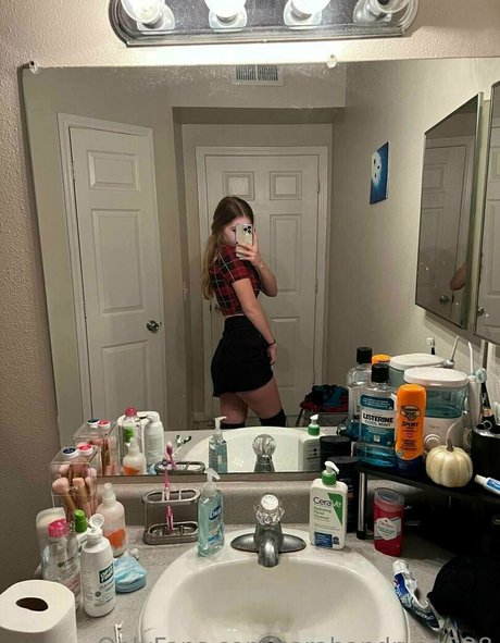 sarahandryan228 adult star pic