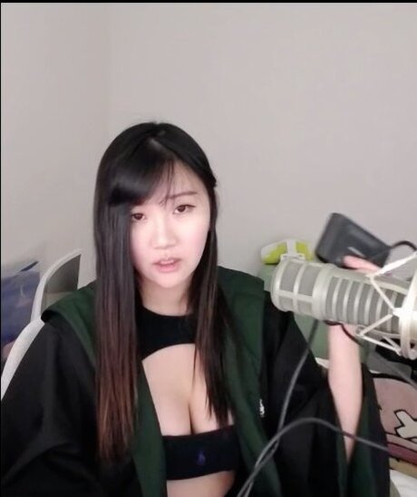 AriaSaki xxx actress image