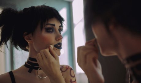 Lunaritie perfect model photo