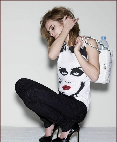 Emma Watson star erotic picture