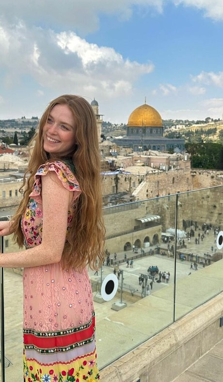 Larsen Thompson Profile pic