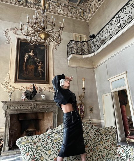 Jeon Somi model naked pic