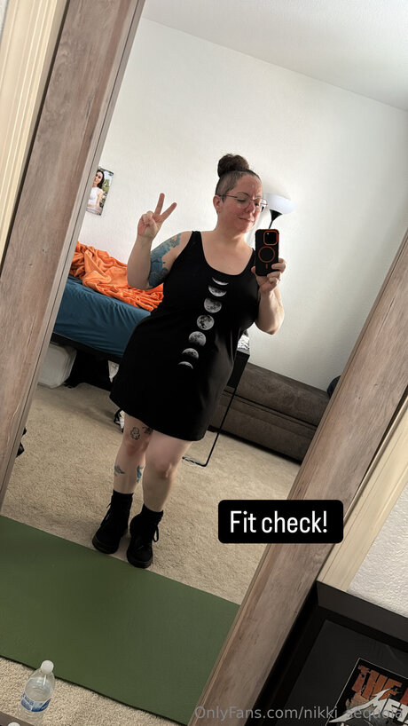 Nikki Sequoia pornstar naked galleries