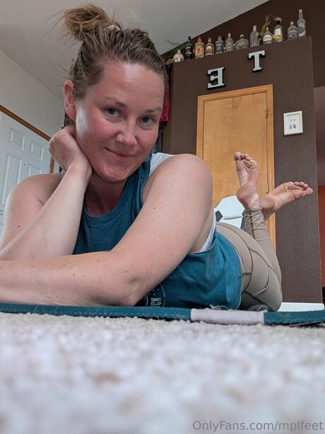Mplfeet pornstar picture