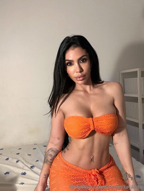 Miranda Faith model naked photo