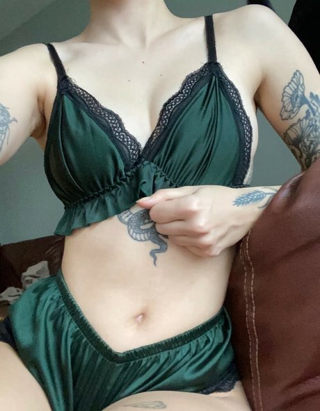 Pleasequietdown pornstar naked pics