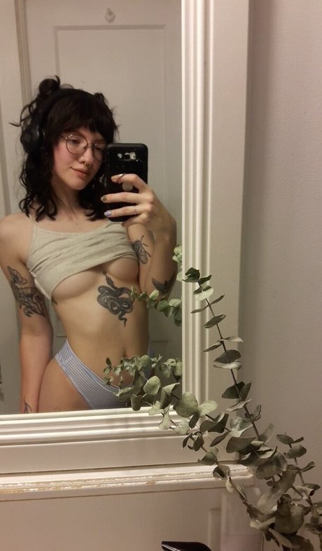 Pleasequietdown star exclusive photos