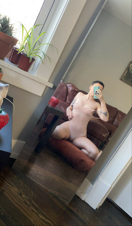 Pleasequietdown model sex photos