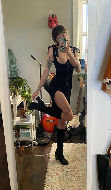 Pleasequietdown star hot archive