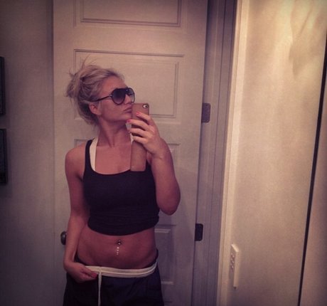 skinny white girl onlyfans hot sexy pic