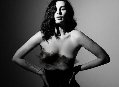 Rumer Willis model nudes gallery