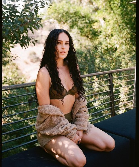 Rumer Willis Profile pic