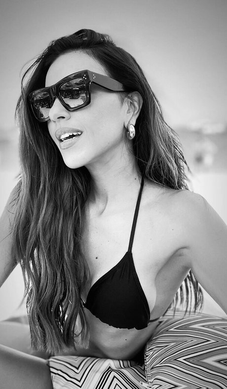 Mariana Rios model perfect image