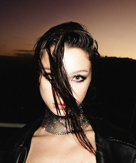 Mishka Chantal Silva model hd picture