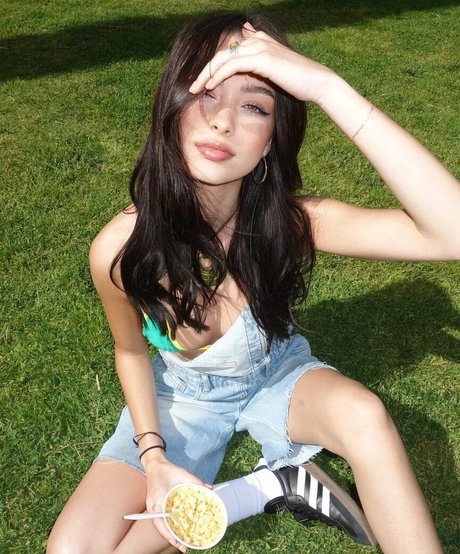 Mishka Chantal Silva naked actress galleries