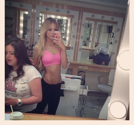 yoga pants onlyfans top pics