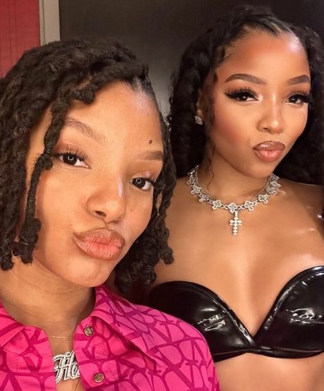 Chloe Bailey pornstar free photos