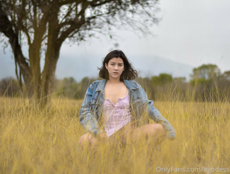 Yazmin Cabrera hd model picture